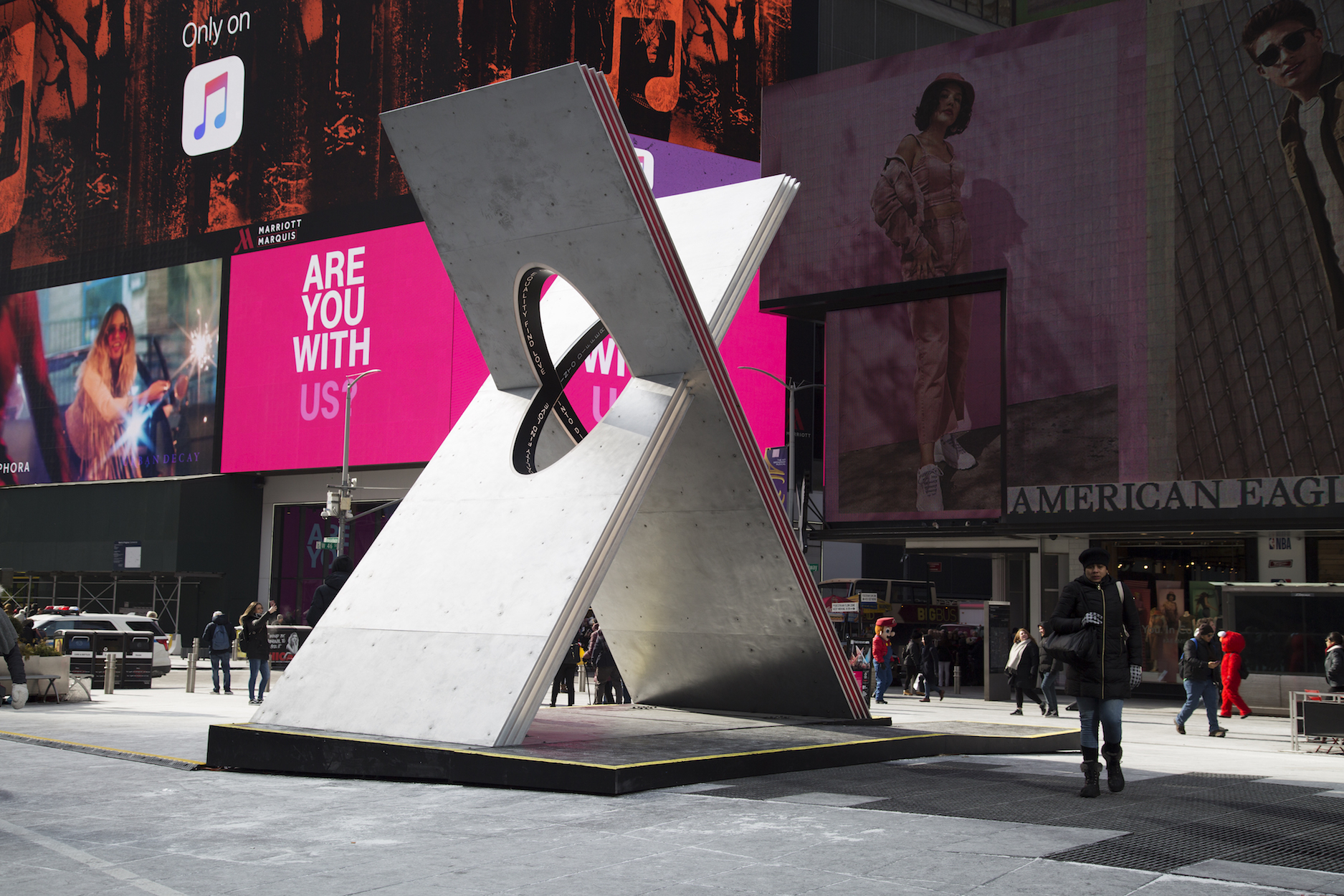 Download Reddymade S Times Square Art Installation Wants To Be Your Sculptural Valentine