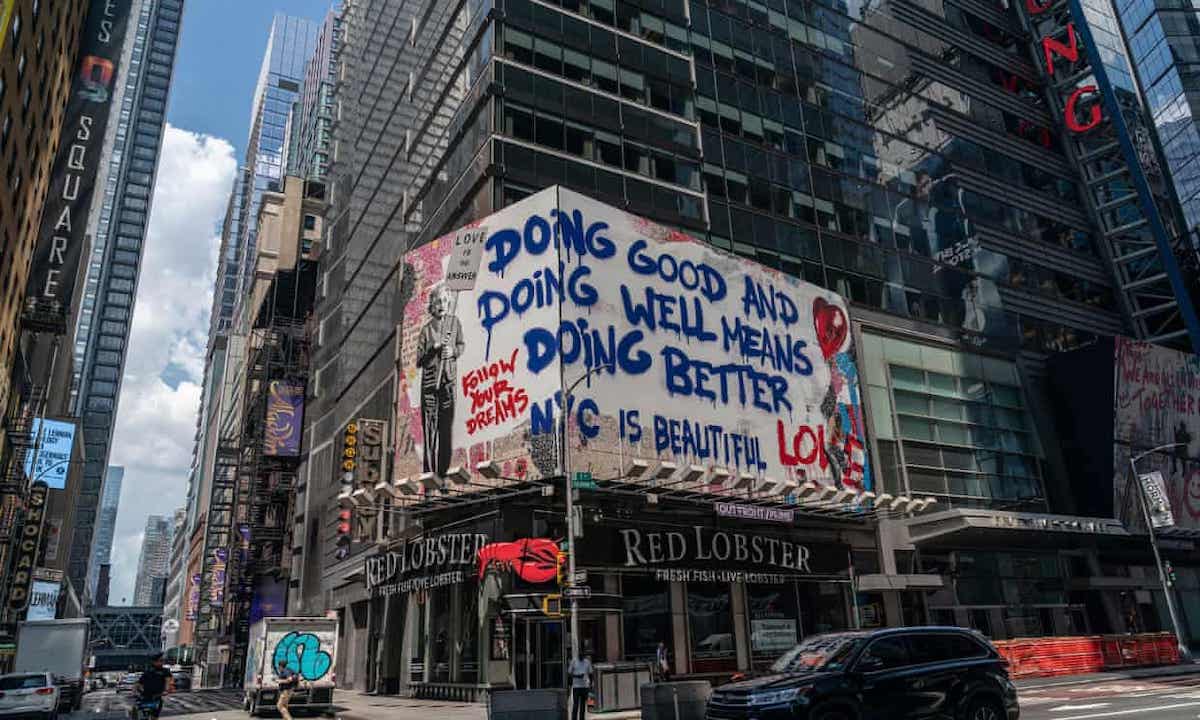 Times Square Goes From Deserted to Bustling - WSJ