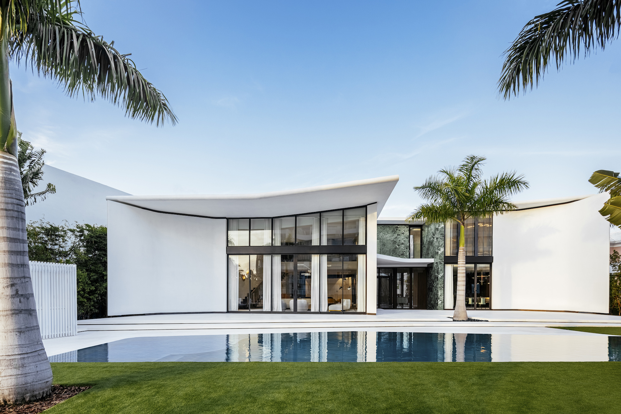 A Miami Beach Estate Inspired by Gio Ponti and Midcentury Magic City –  SURFACE