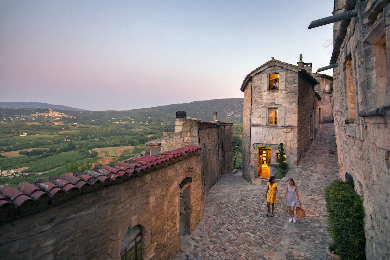 Inside the History of Provençal Campus in the French of